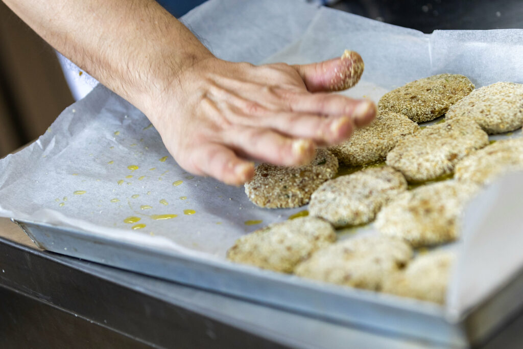 Come educare i nostri figli ad un'alimentazione sana? Lo scopriamo in questo articolo